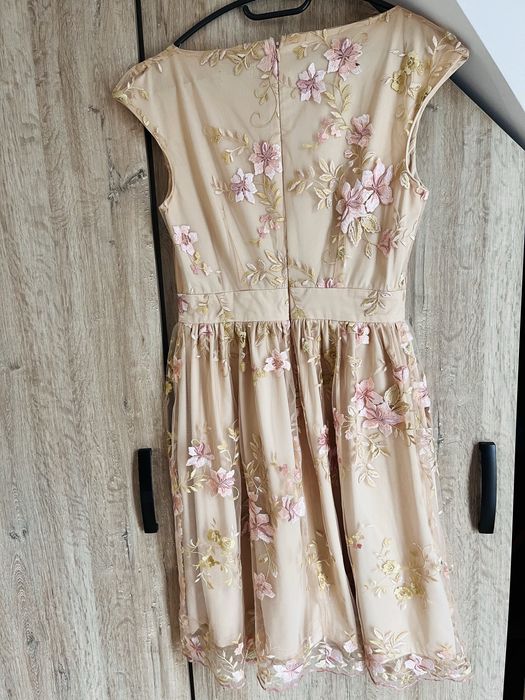 Официална рокля с бродерия