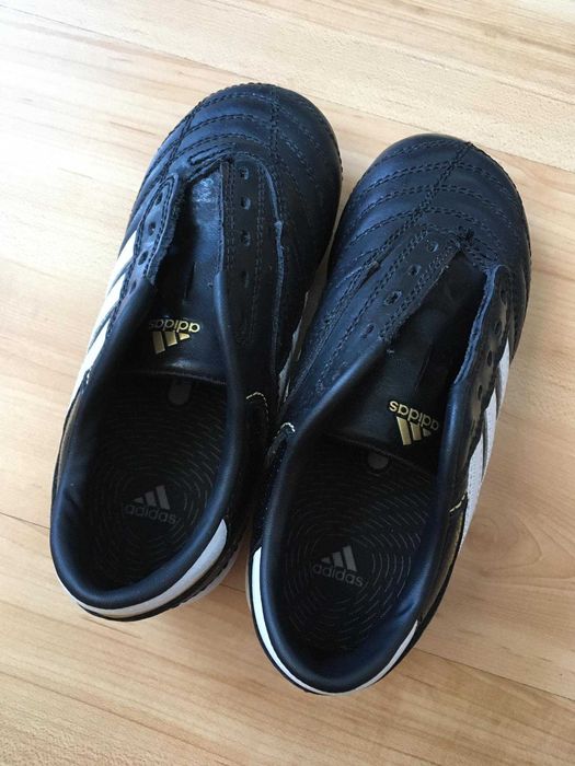 Детски футболни обувки 28 номер