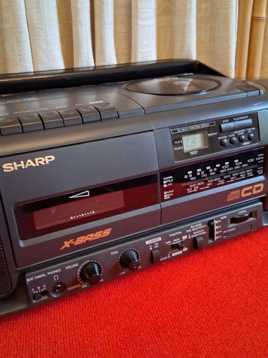 Radio -Casette Sharp
