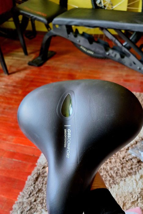 Продавам комфортна вело седалка