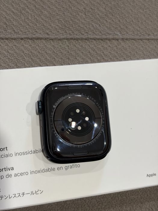 Продам apple watch 8 45mm