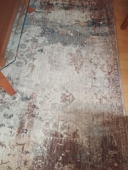 Килими отлично състояние