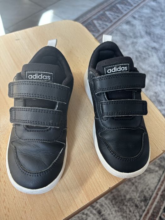 Adidasi Adidas corespunde nr 26