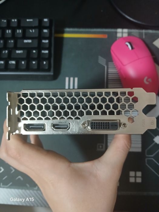 Продам видео карту Gtx 1050