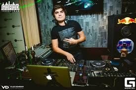 Ведущие и DJ на ваш вечер.