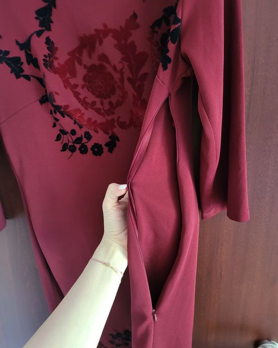Rochie cu model din catifea si fermoar pe lateral, marime 40