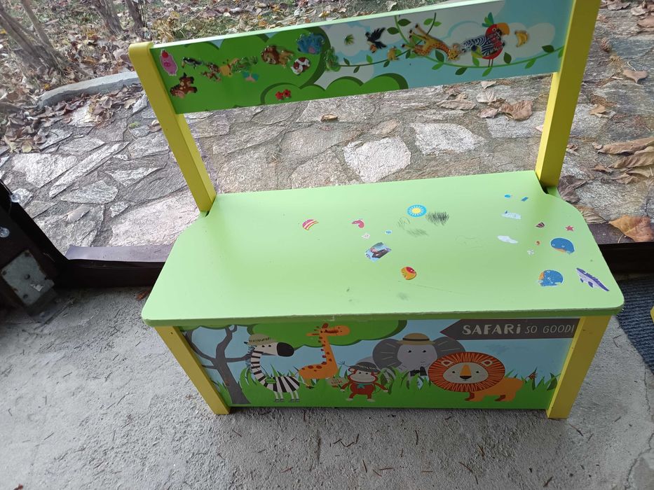 Детска пейка с място за съхранение