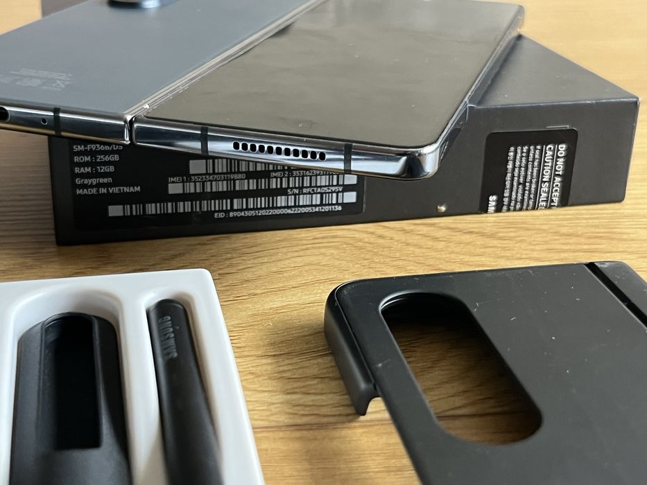 Бартер Samsung z fold 4 256gb + s pen