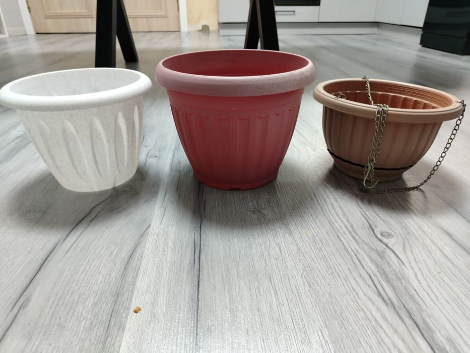 Продам горшки набором
