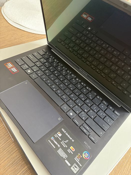 Продавам ASUS Zenbook 14 OLED