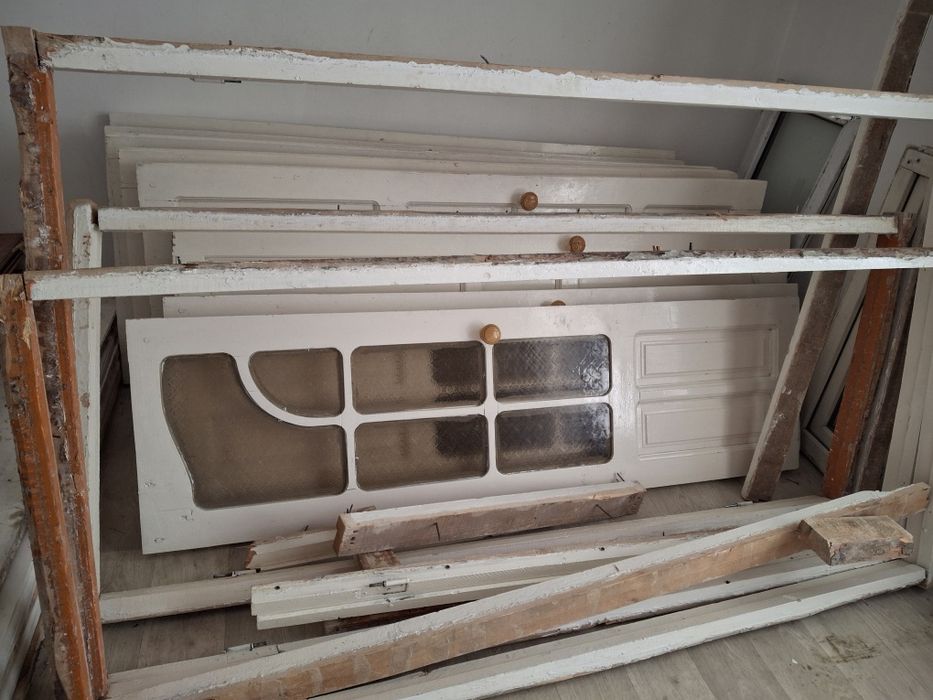 Ағаш есіктер сатылады,жақсы жағдайда