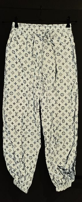 Love Moschino дънки, Dsquared, Loewe, Louis Vuitton