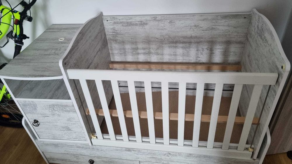 Pătuț copii transformabil cu 2 sertare și măsuță de înfășat, alb-gri