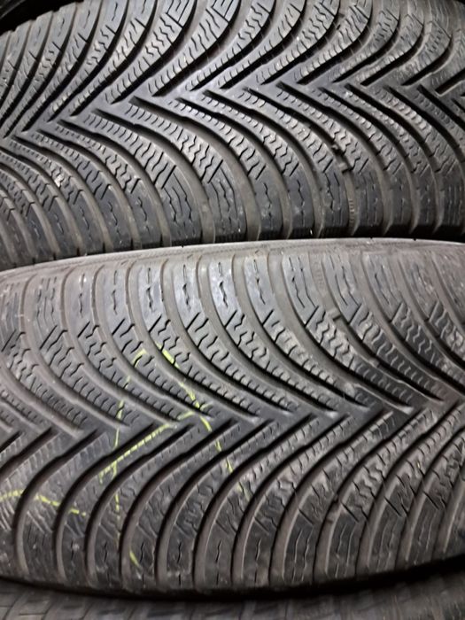 Anvelope second iarna 215 65 R16 Michelin