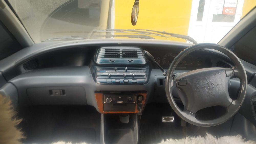 Toyota Estima Emina