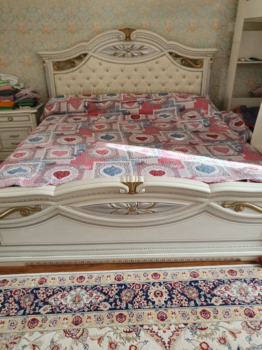 Спальный гарнитур