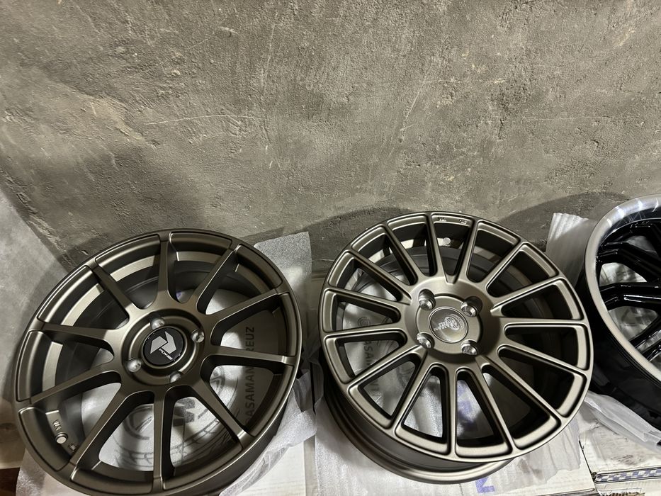 R-15 Sport ва Vossen Дискклар.