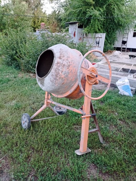 Продам бетономешалку