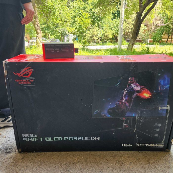 ASUS ROG Swift PG32UCDM QD-OLED — 32" 4K 240Hz 0.03ms (OPEN BOX)