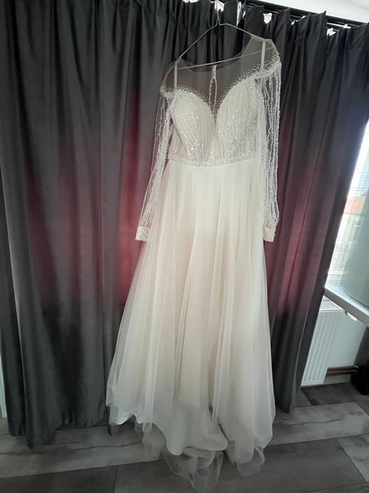 Rochie mireasă albă …………