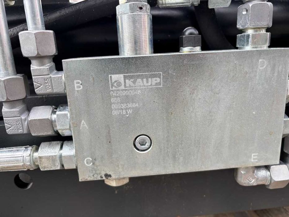 Atașament Bale Clamp KAUP FEM 2 – FEM 3 Capacitate 1400 kg