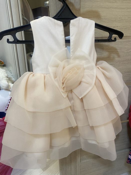 Продам платье новое