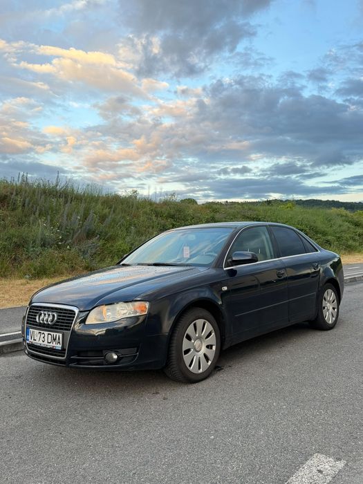 Vând     Audi    A4