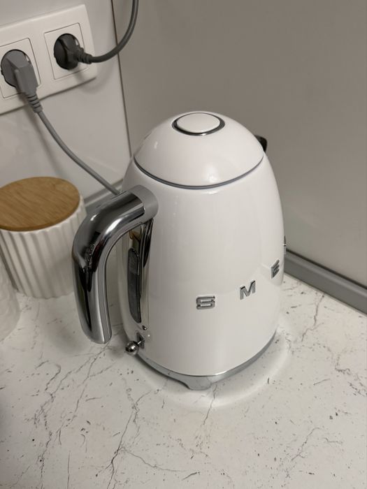 Электрочайник Smeg, белый