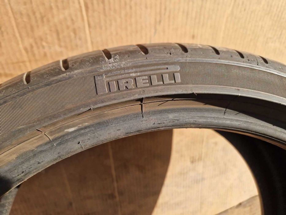 1 Pirelli R19 235/35 Лятна гума DOT4422