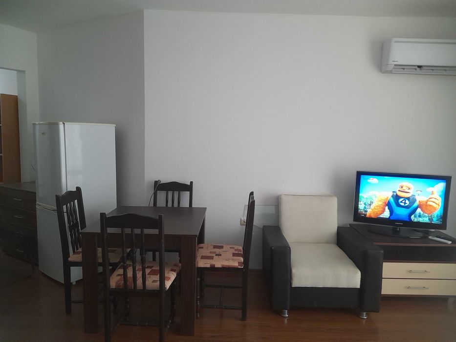 Дава се под наем Едностаен апартамент в Свети Влас - 50 кв.м за 250 € - Снимка #1