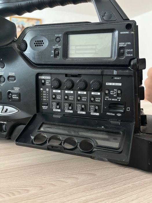 Видеокамера Sony HVR-S270E