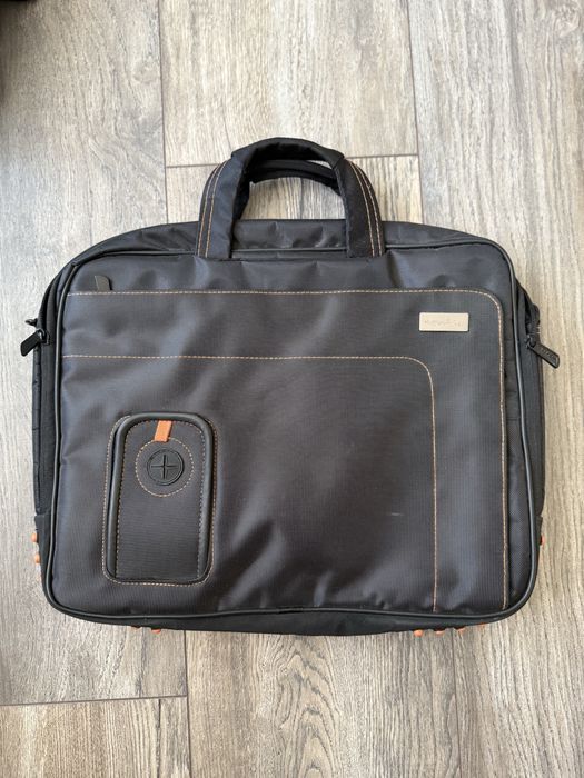 Чанта за лаптоп или документи.