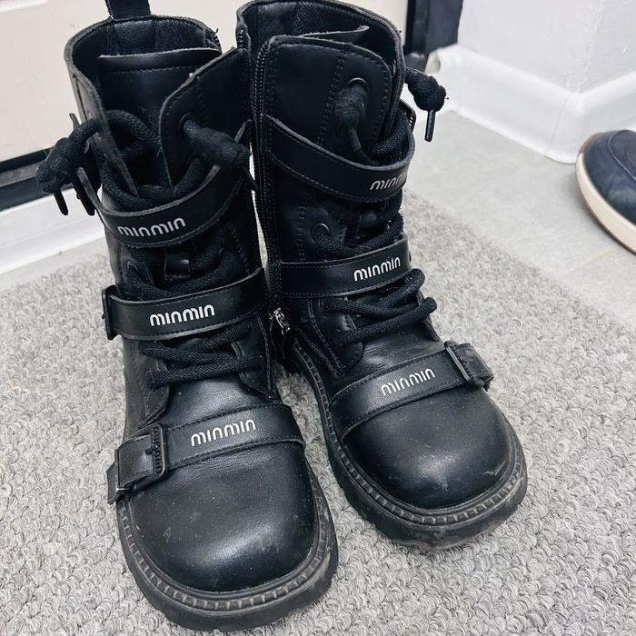 Продам веченние сапоги для девочки