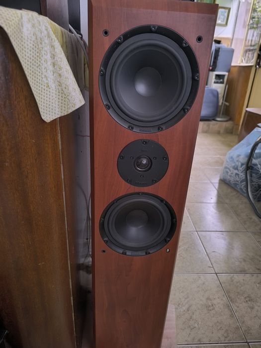 Boxe Magnat Altea 5 impecabile ca noi.