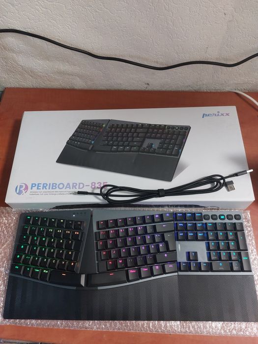 Tastatura mecanica argb ergonomica Perixx Periboard-835 ,tri mode conn