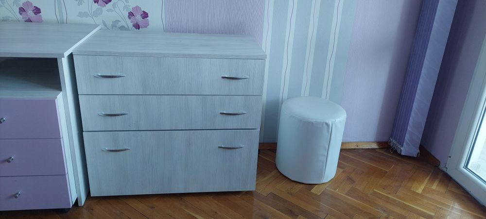 Продавам мебели и електроуред