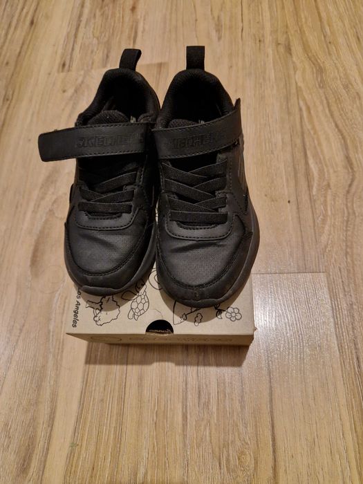 Adidasi skechers baieti marimea 29