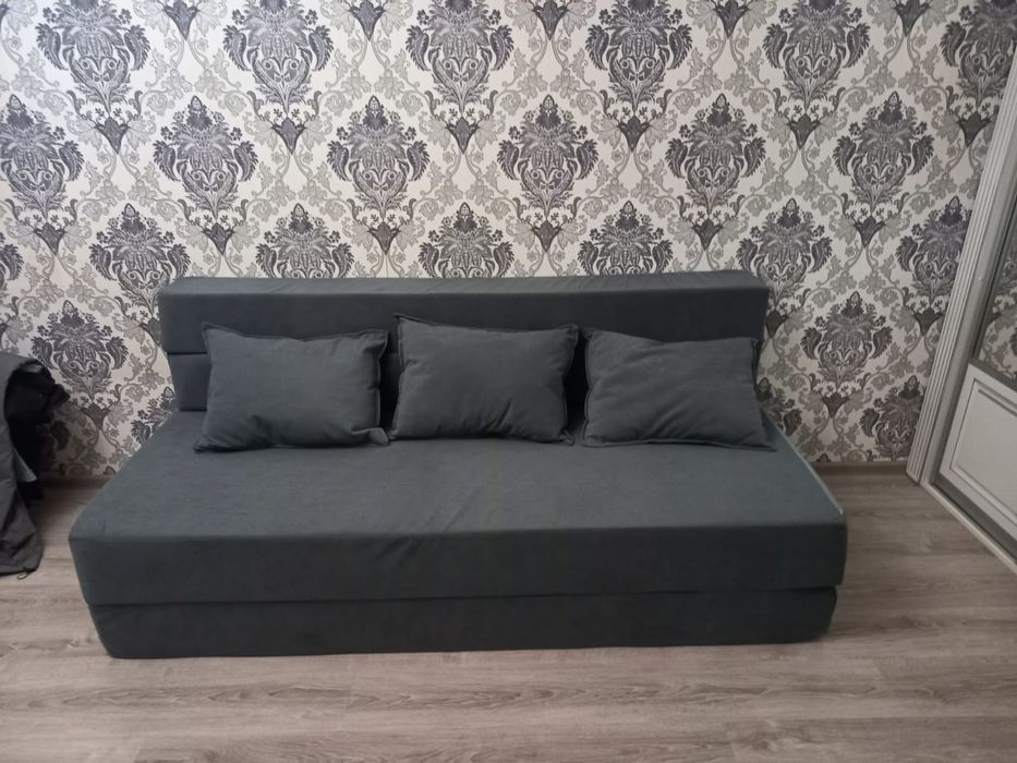 Продам бескаркасный диван