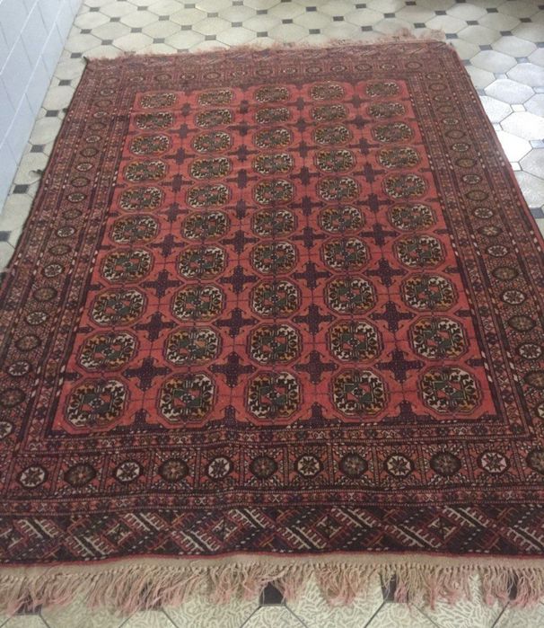 100 yillik gilam. Xolati yaxshi