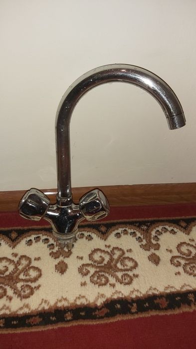 Сместител сотилади. Б/у. ярим оборотда ишлиди.