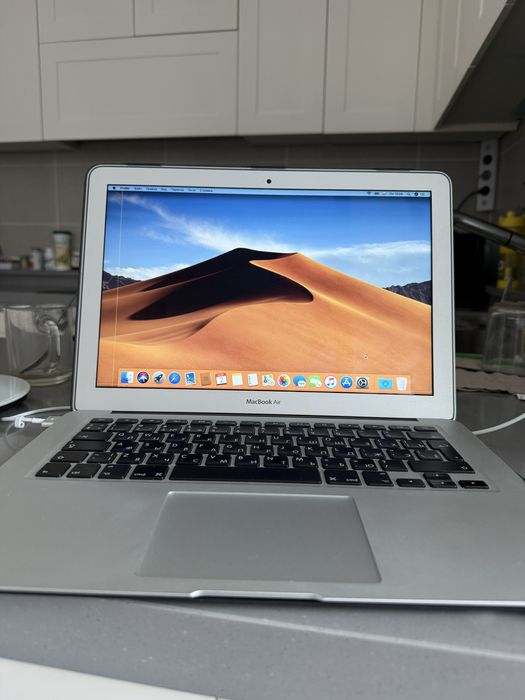 MacBook Air  2017 Заряд в комплекте