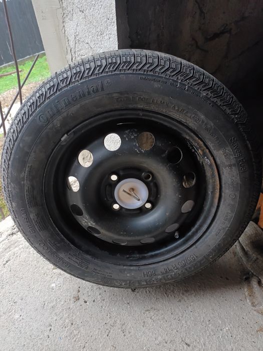 Roata a fost rezeva la ford ,se potriveste pe mai multe tipuri de ford