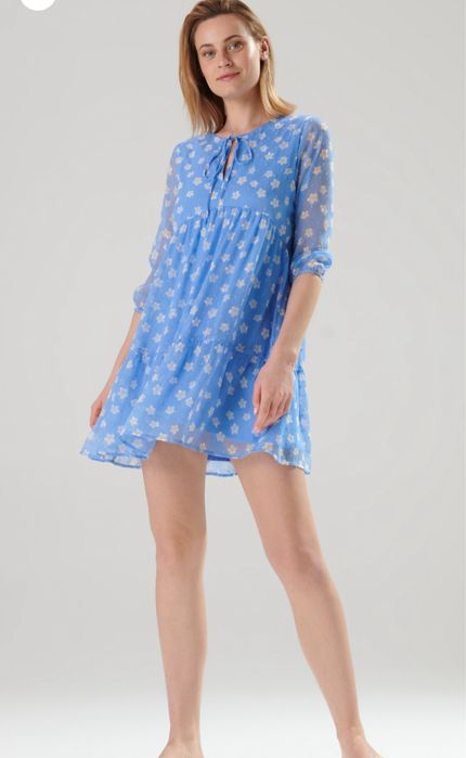 Рокля с флорален дизайн