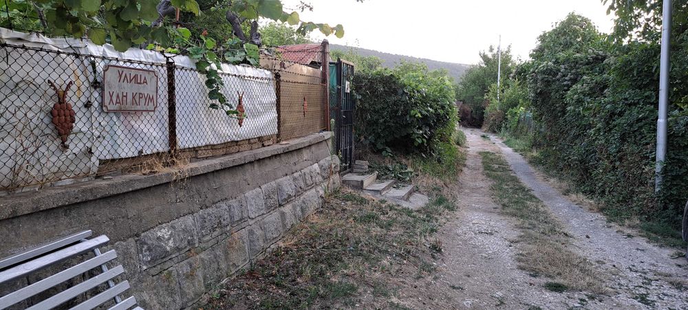 Отдавам дългосрочно панорамен, южен парцел под наем - Шумен, м-т "Чашка"