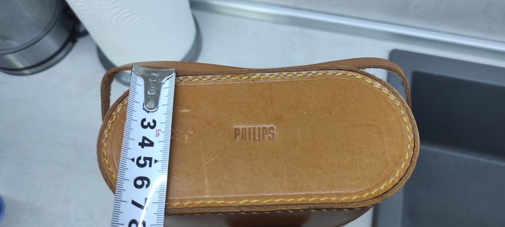 Кожена кутия Philips