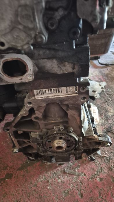 Vând bloc motor 1.6 tdi CAY