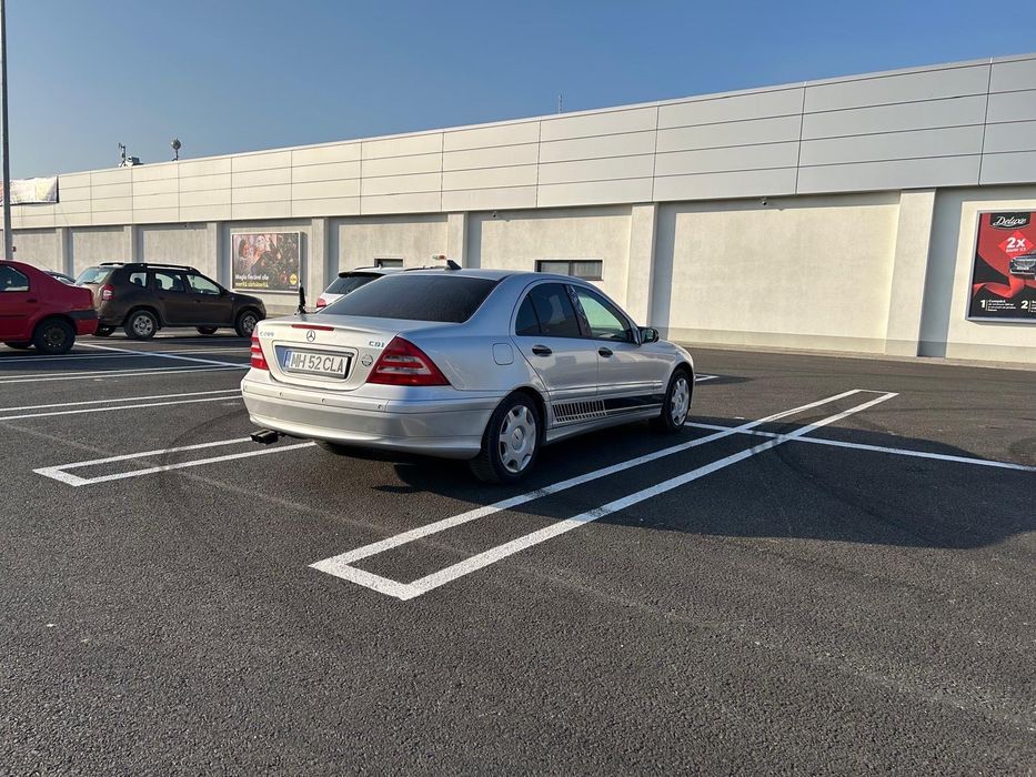 Mercedes C 200,   CDI.   Din  2006.