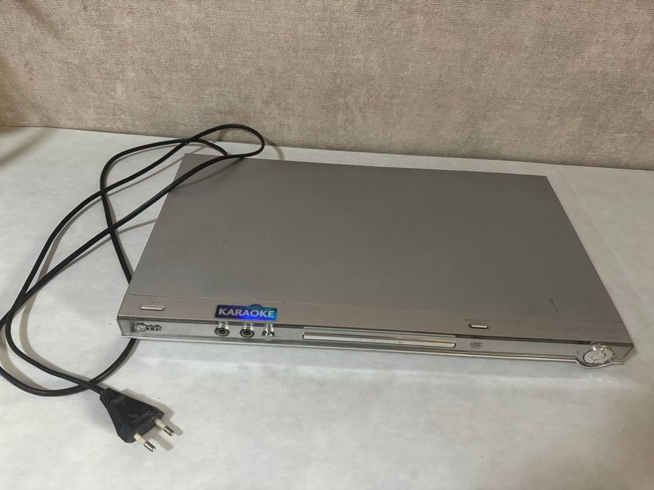 Видеомагнитофон , DVD караоке