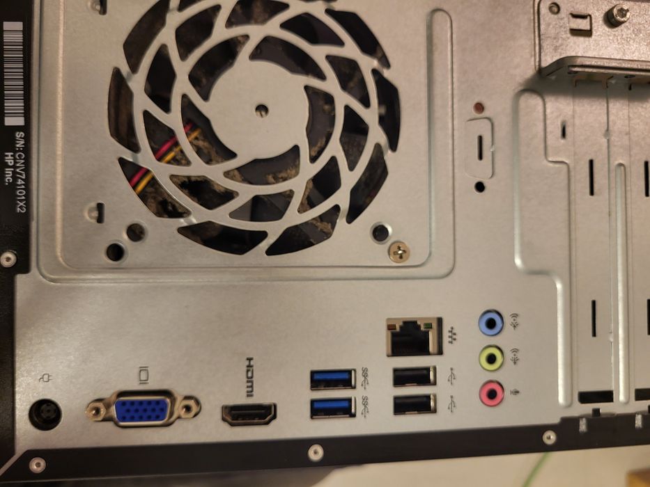 Calculator HP TPC W031-SF cu monitor