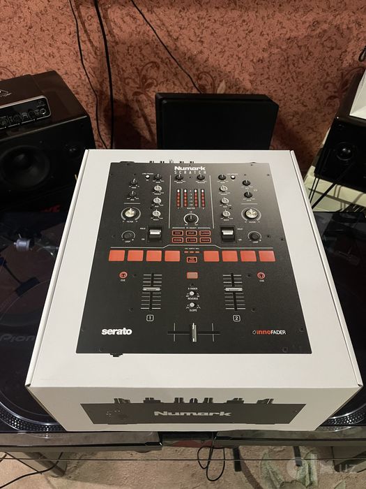 Numark Scratch Mixer